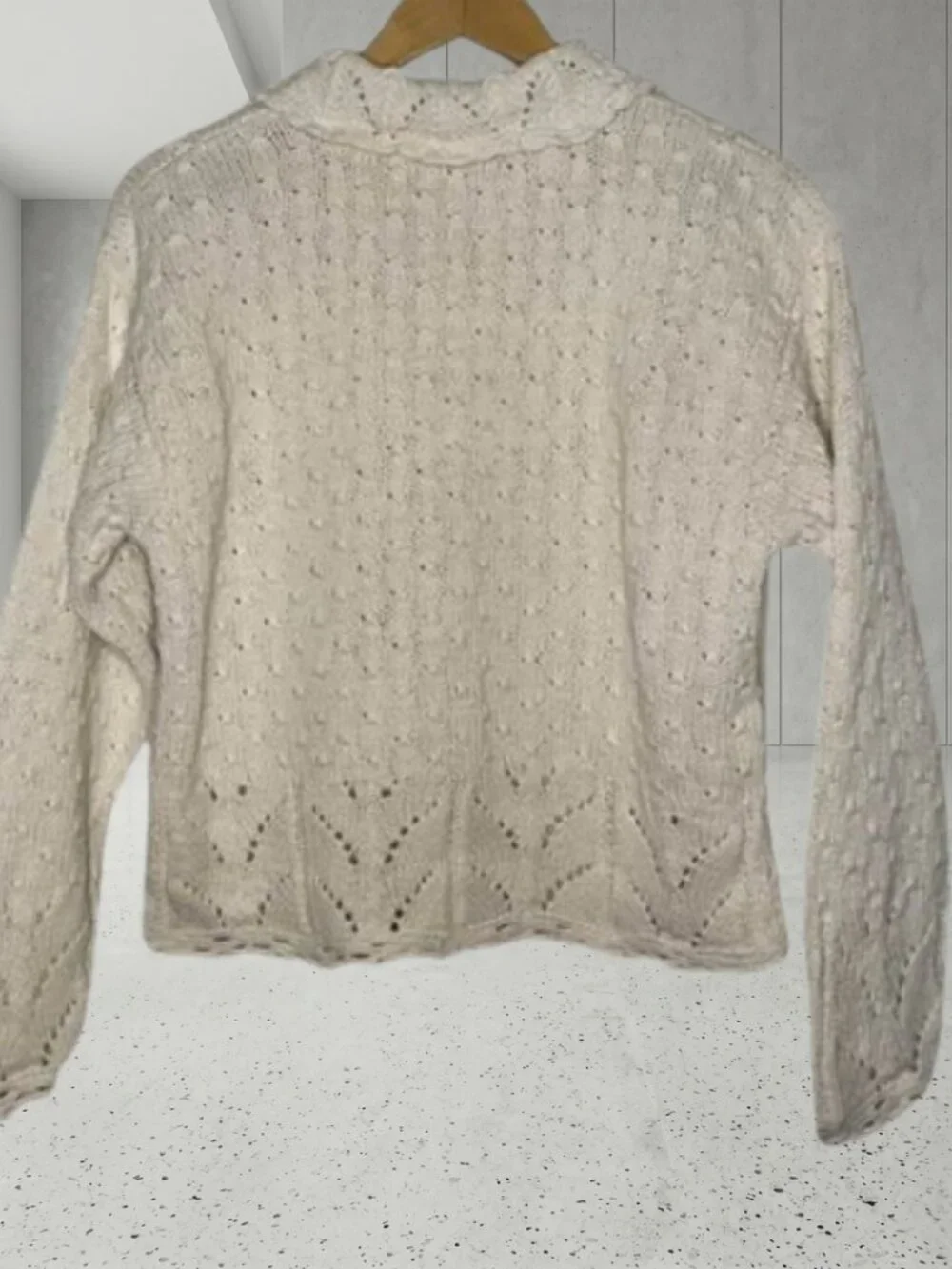 Signature by Northern Isles Hand Knit Seashell Button Collared Sweater Medium